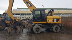CAT 318D